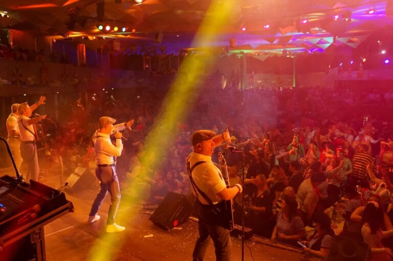 Die Damensitzung. Karnevalsfreunde-Manfort 1930 e.V.