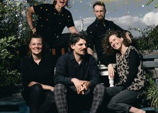 Selbstauslöser. Weihnachtsimpro. Kultur am Donnerstag.