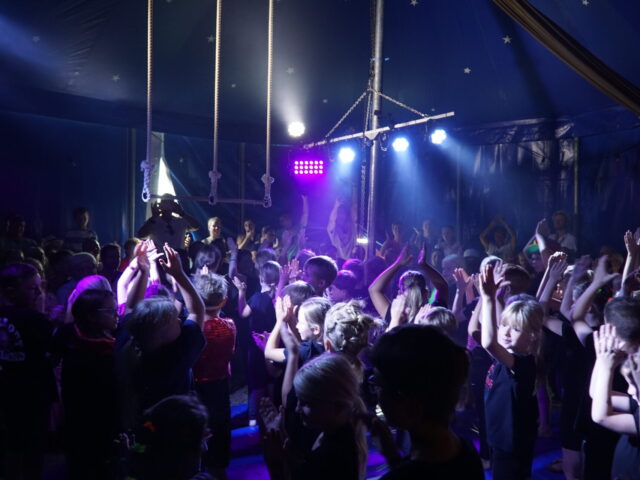 Leverkusener Kinderferienzirkus. Der Starttag.